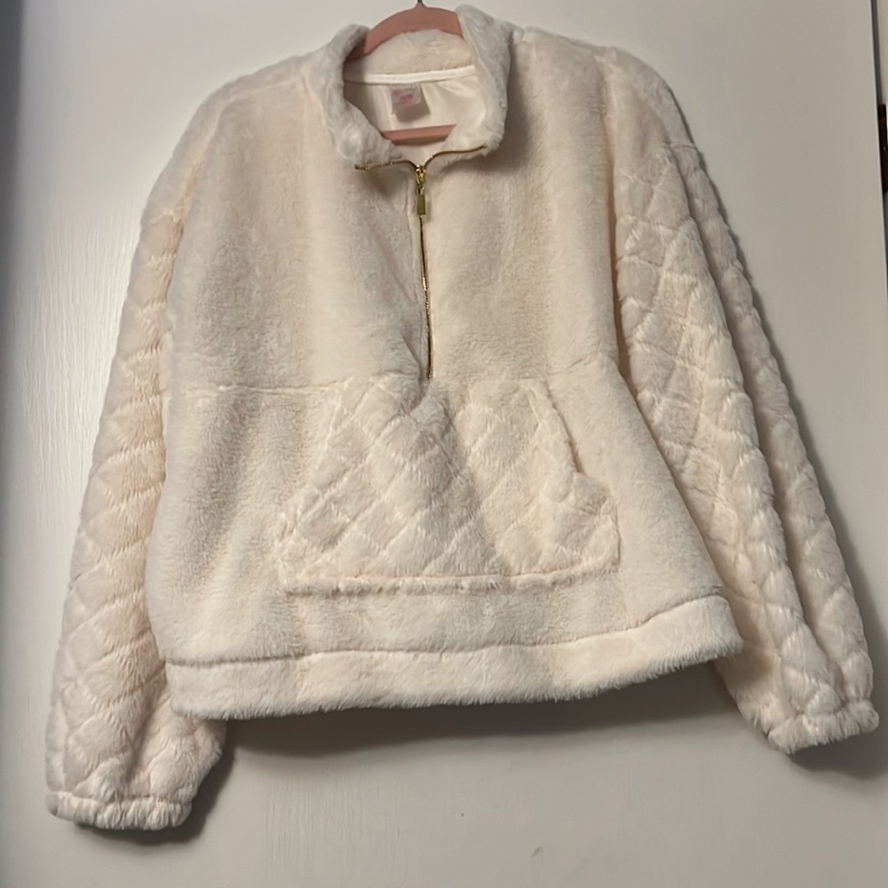 White Furry Half-Zip. Size XL.